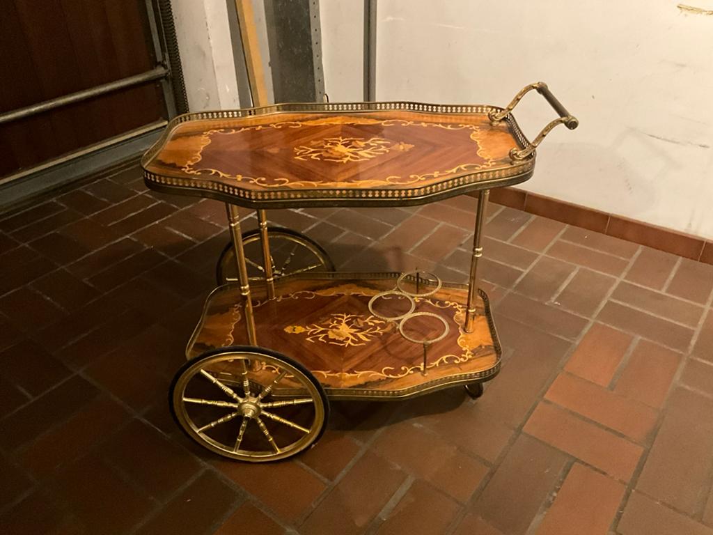 Joli chariot de service (trolley), Enlèvement, Utilisé