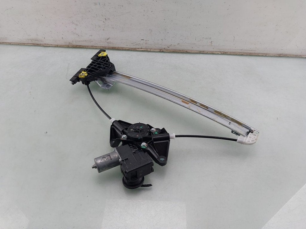 VITRE MECANISME AVANT GAUCHE Toyota Yaris Cross (PB1 / PJ1), Kundenbetreuung@toyota.de, Toyota, Utilisé, Toyota-Allee 2
50858  Köln, DE
