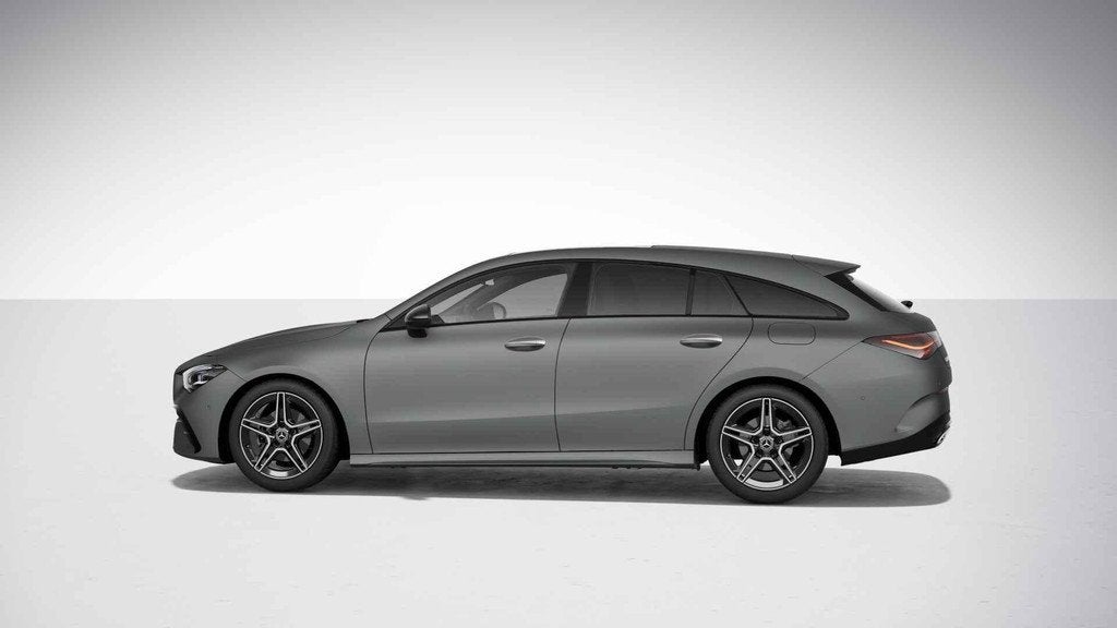 Mercedes-Benz CLA-Klasse 180 Shooting Brake AMG Line | Night, CLA, Gebruikt, 4 cilinders, 136 pk