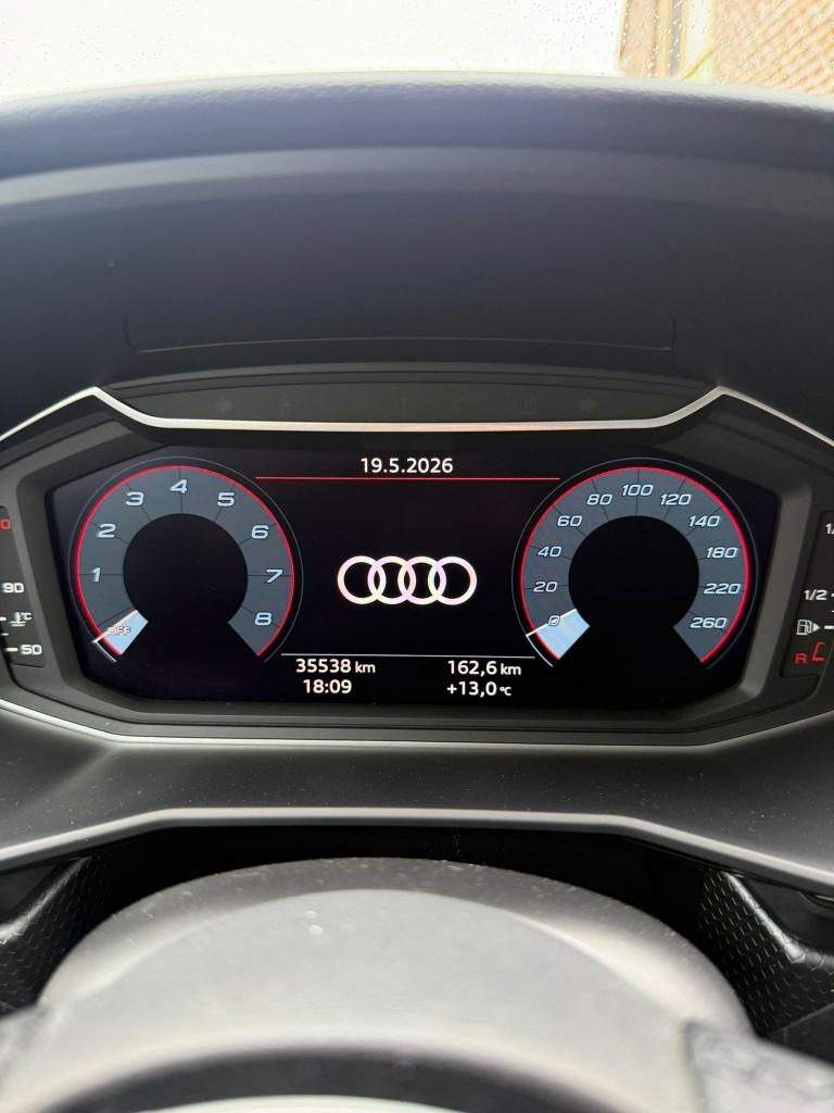 Audi A1 Citycarver, Auto's, Voorwielaandrijving, Stof, A1, Wit