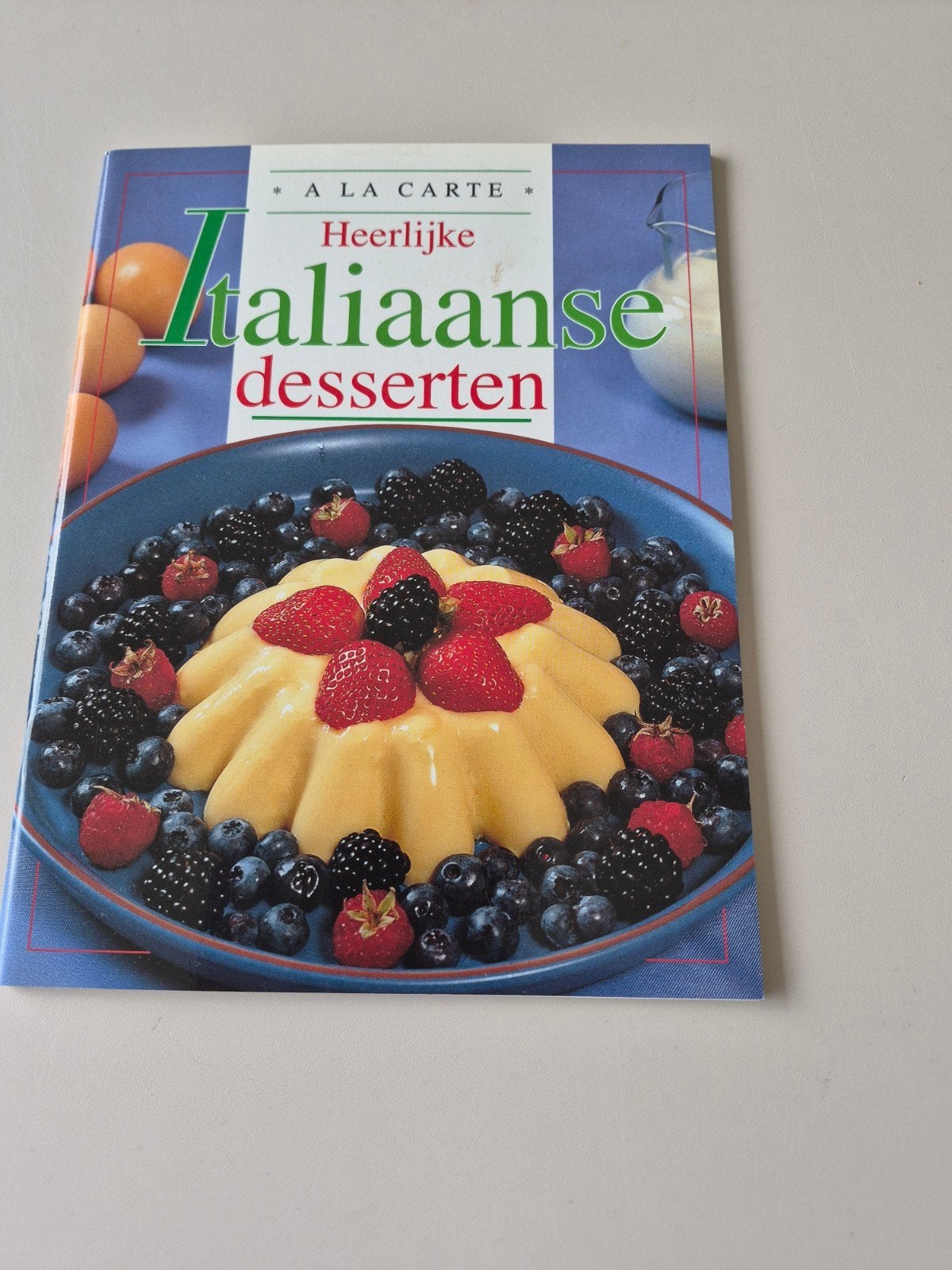 Kookboek: Heerlijke Italiaanse desserten - A La Carte, Livres, Gâteau, Tarte, Pâtisserie et Desserts, Enlèvement ou Envoi, Comme neuf