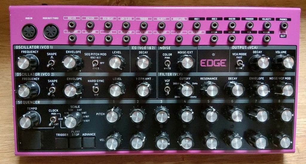 Behringer Edge + CP1A Power Supply, Muziek en Instrumenten, Ophalen of Verzenden, Gebruikt, Met midi-aansluiting