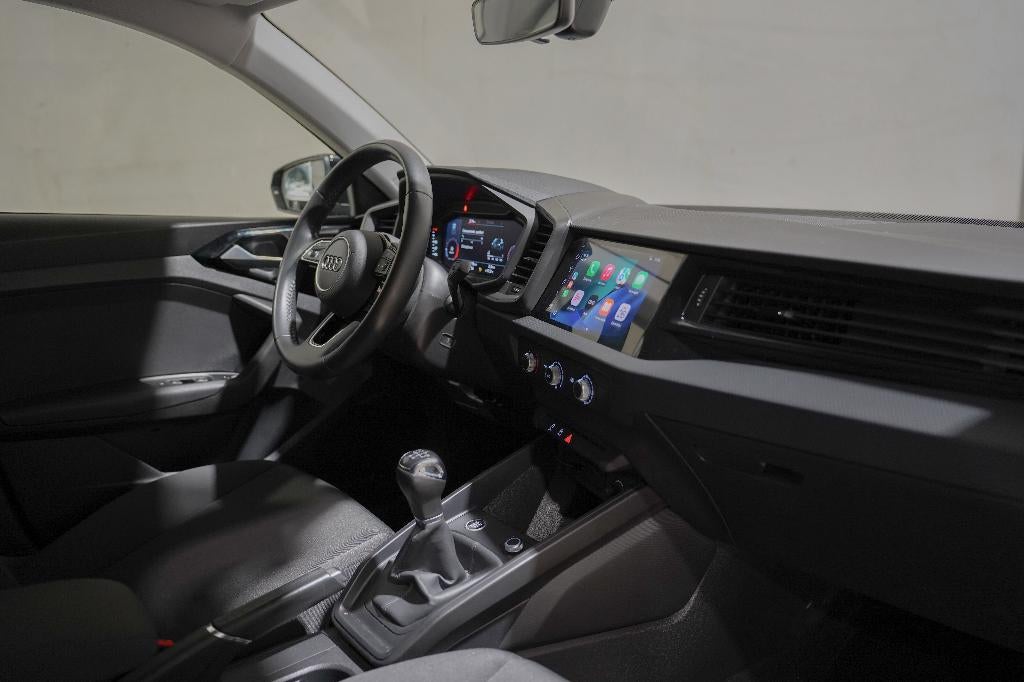 AUDI A1 S-LINE | CARPLAY | FULL BLACK | TVA ️, Voorwielaandrijving, Testrit aan huis, Stof, A1