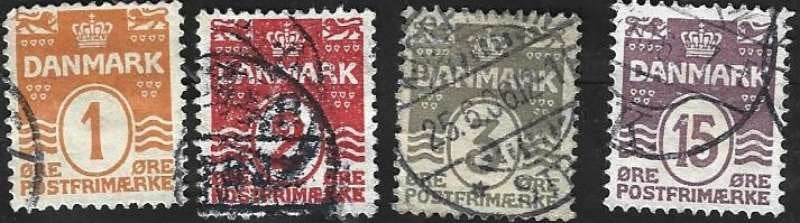 4 Postzegels Denemarken 1905 Cijfer, kroon en golven, Ophalen of Verzenden, Denemarken, Gestempeld