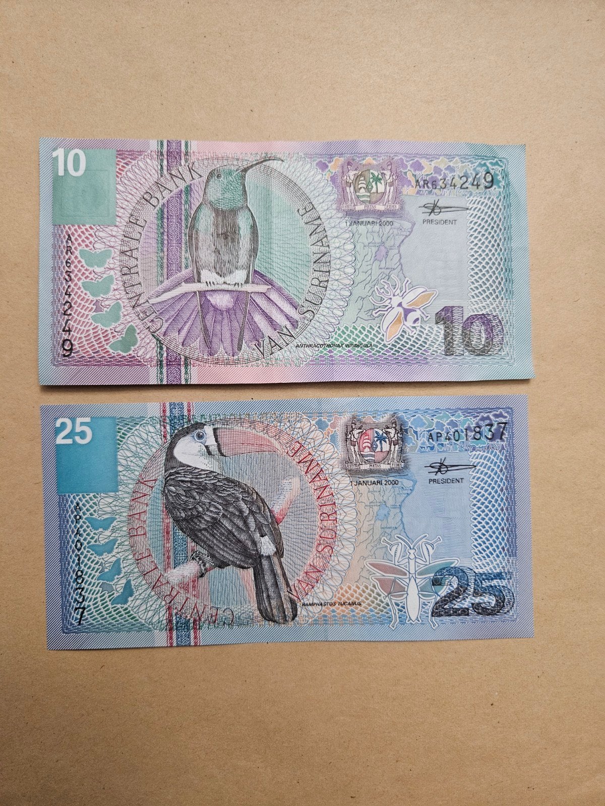 10 en 25 gulden Suriname set 2000 jaar, Ophalen of Verzenden, Zuid-Amerika, Setje