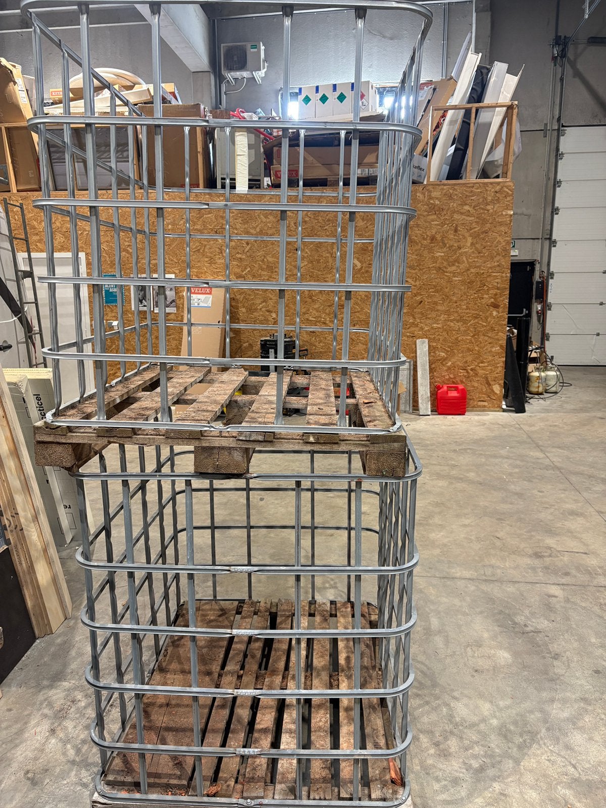 IBC-kooien op houten pallet., Tuin en Terras, Ophalen