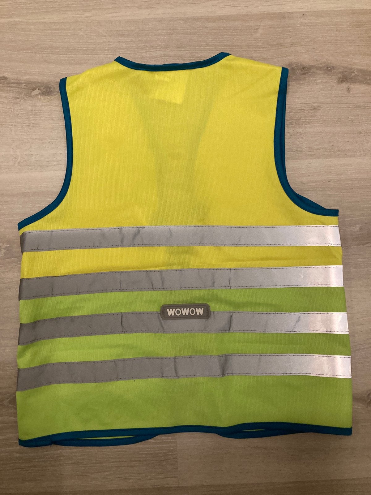 Fluo vestje kind  wowow - maat small, Kinderen en Baby's, Ophalen, Zo goed als nieuw