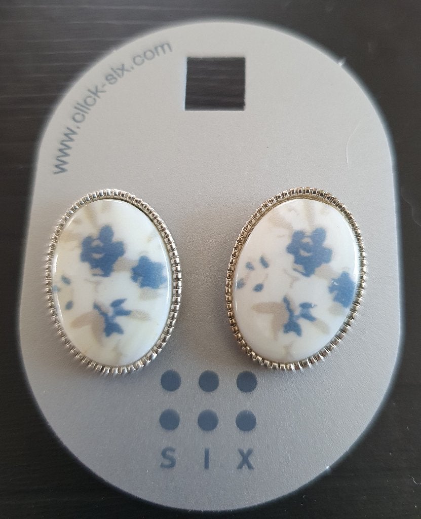 Oorbellen met bloempjes van Six, Handtassen en Accessoires, Oorbellen, Ophalen of Verzenden, Zo goed als nieuw