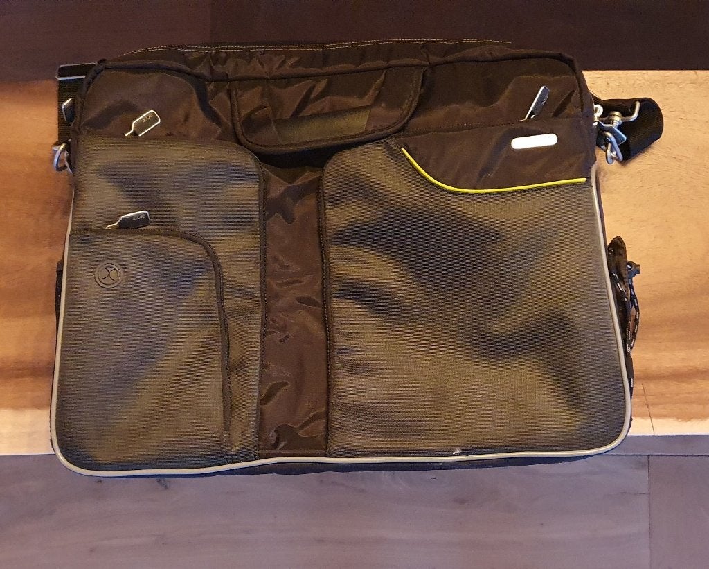 laptoptas, Computers en Software, Ophalen, 17 inch of meer, Zo goed als nieuw, Zwart