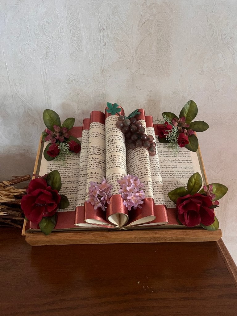 Decoratief "gevouwen boek" met bloemen — handwerk, Ophalen