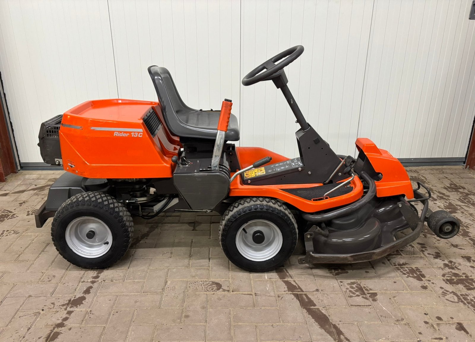 Husqvarna r13c   Staat in nederland, Enlèvement, Comme neuf