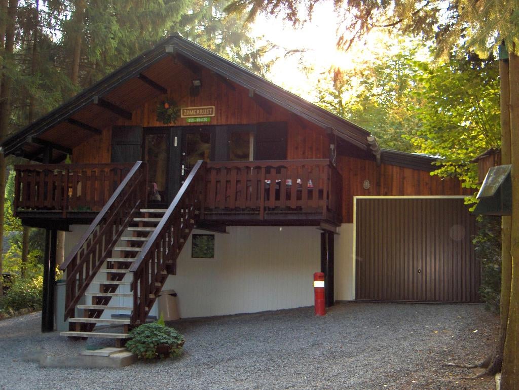 VAKANTIE CHALET IN DE ARDENNEN VOOR 4 PERSONEN BIJ DURBUY, Vakantie, Internet, 2 slaapkamers, Landelijk, In bos