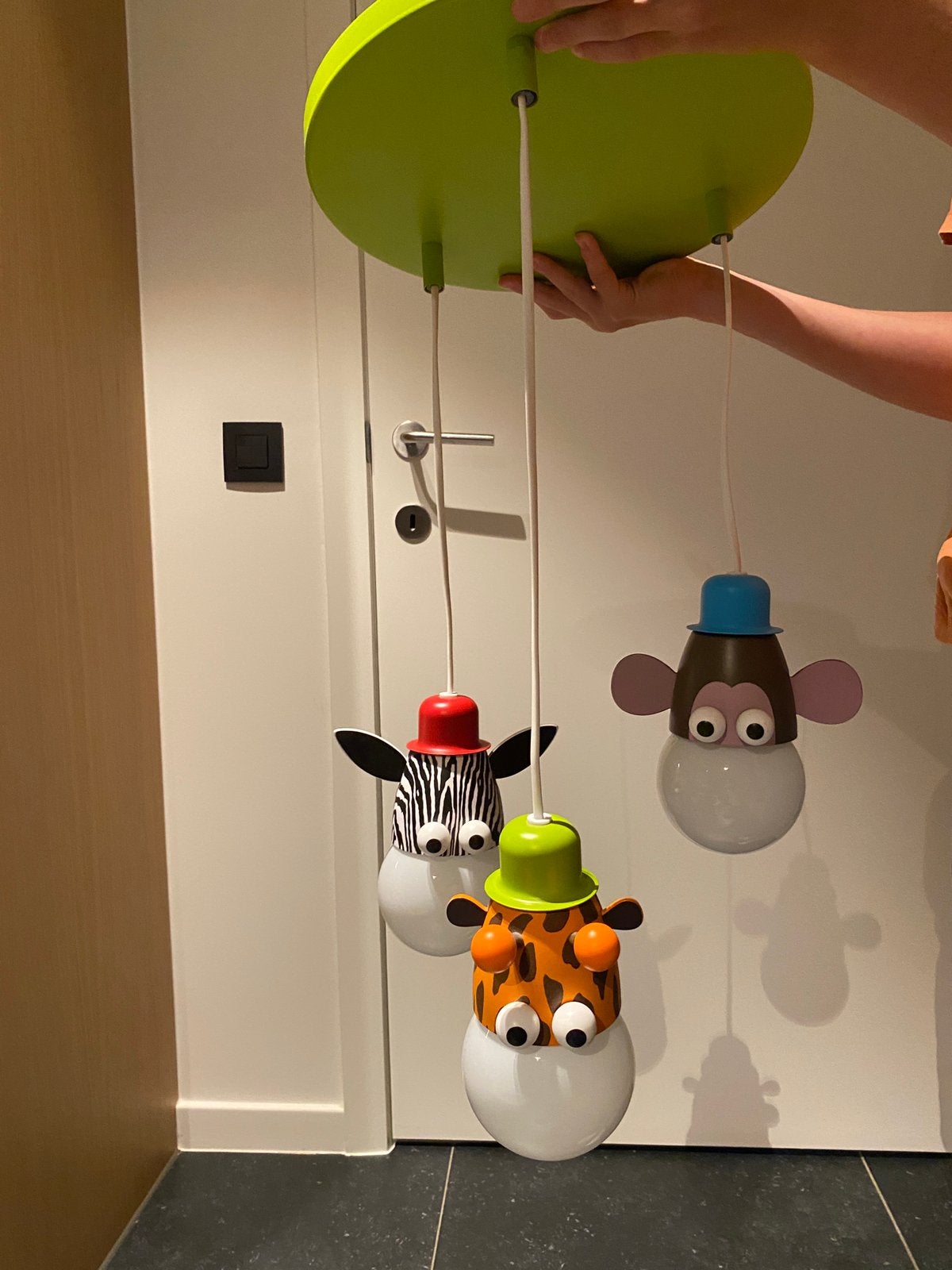 Kleurrijke luchter voor kinderkamer, Enfants & Bébés, Lampe, Comme neuf, Multicolore, Enlèvement