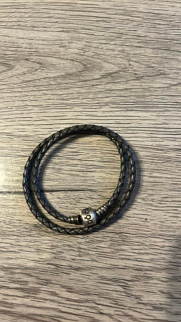 Grijze leren pandora armband om 2 x rond arm te doen, Ophalen, Zo goed als nieuw