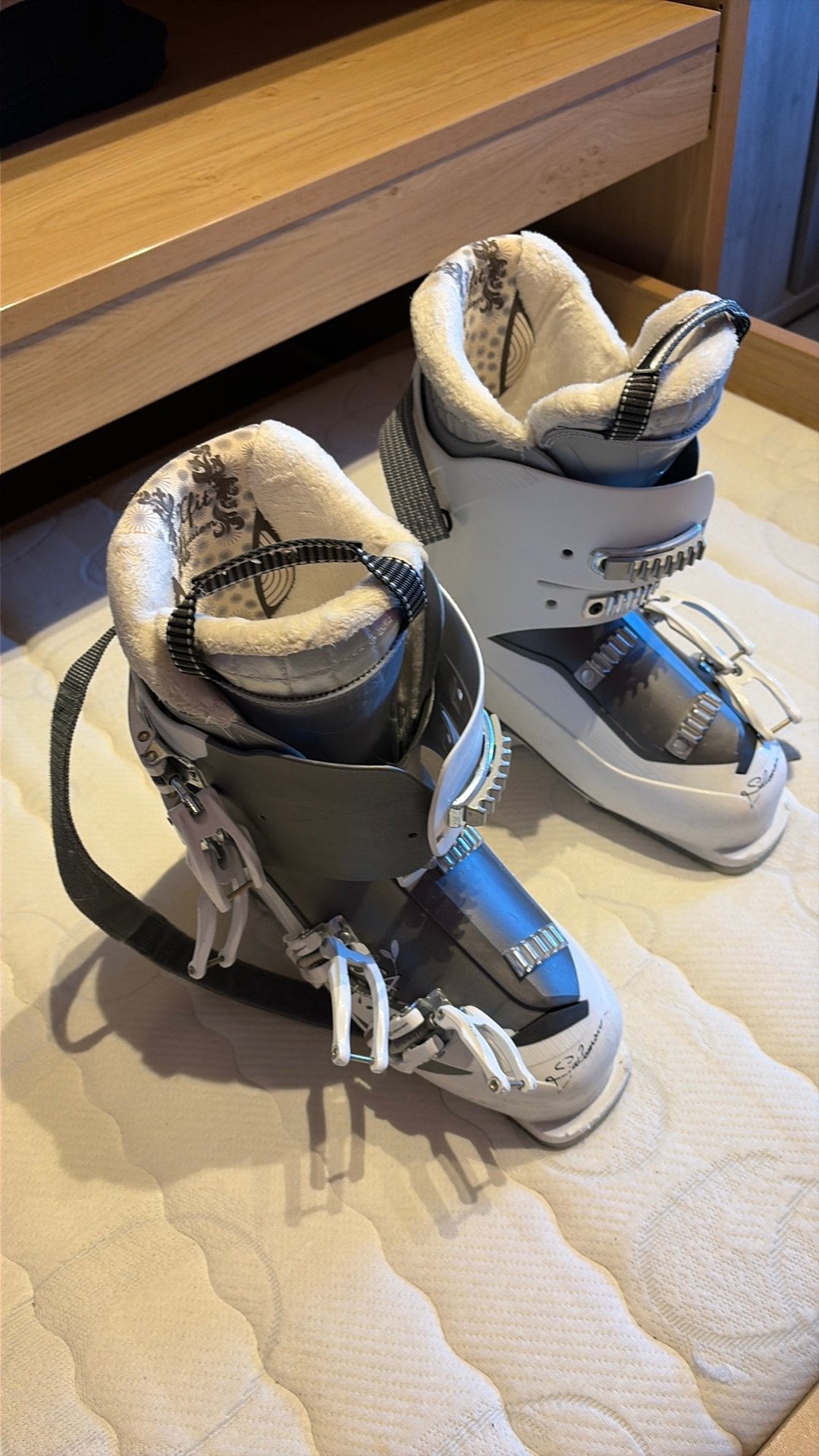 Ski botten, Ophalen, Zo goed als nieuw