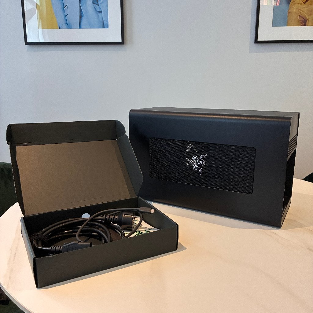 Razer Core X eGPU behuizing (Als nieuw), Computers en Software, Ophalen of Verzenden, Zo goed als nieuw, Razer, Docking station