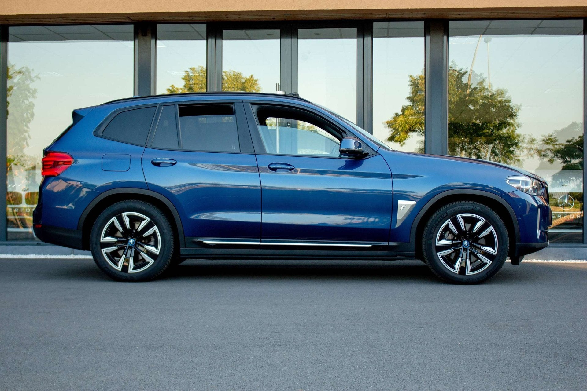 BMW iX3 iX3 74 kWh iX3 *MEMORY*HEAD-UP*PANO*360CAM*, Autos, Achat, Entreprise, Noir, 5 portes