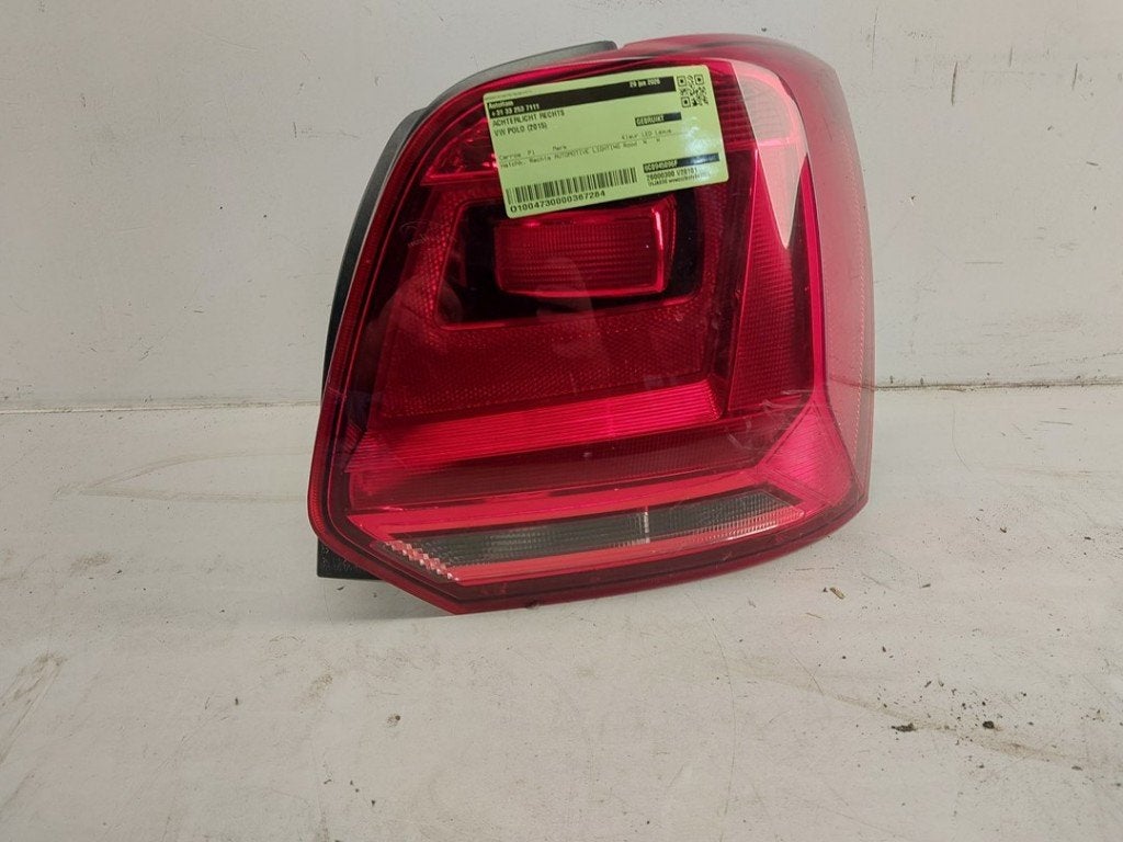 FEU ARRIÈRE DROIT Volkswagen Polo V (6R) (01-2009/05-2022), Volkswagen, Volkswagen AG, Utilisé, Kundenbetreuung@volkswagen.de