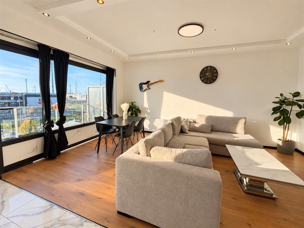 Appartement te huur 2 slaapk gemeubeld met terras, 50 m² of meer, Antwerpen (stad)