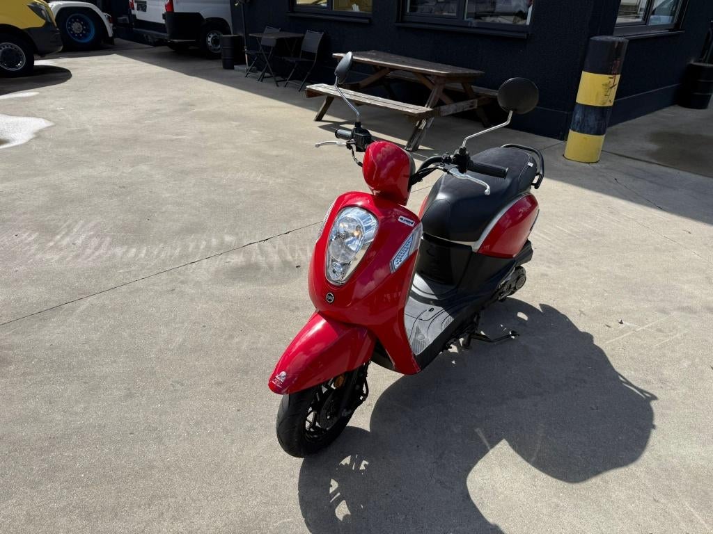 SYM Mio B- Klasse (numéro de stock 22482), Vélos & Vélomoteurs, Scooters | SYM, Mio, 49 cm³, Enlèvement, Utilisé