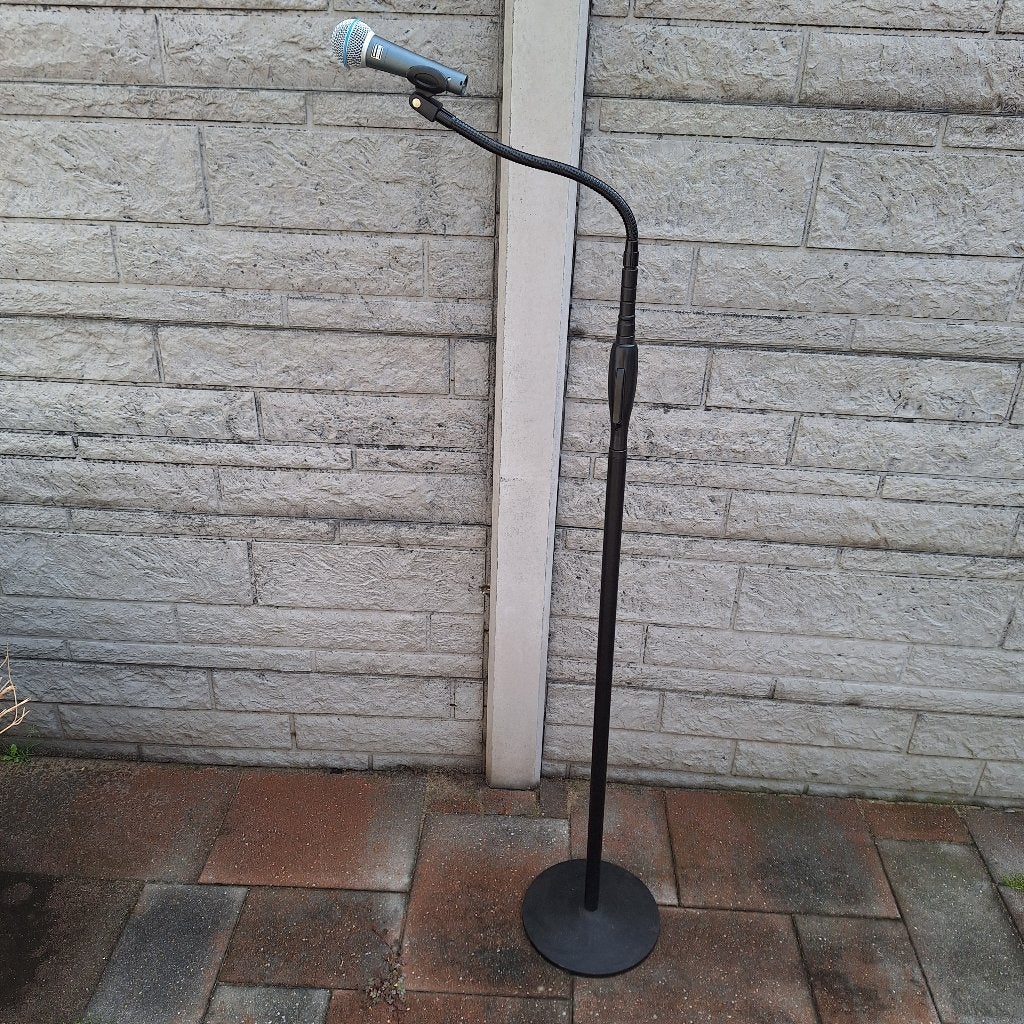 Shure beta 58a met standaard, Muziek en Instrumenten, Ophalen, Zo goed als nieuw, Zangmicrofoon