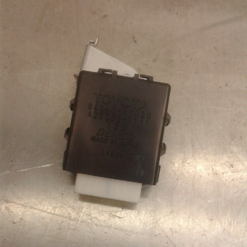 RELAIS Toyota Prius (ZVW3) (|4230001111|5594047020|), Gebruikt, Toyota