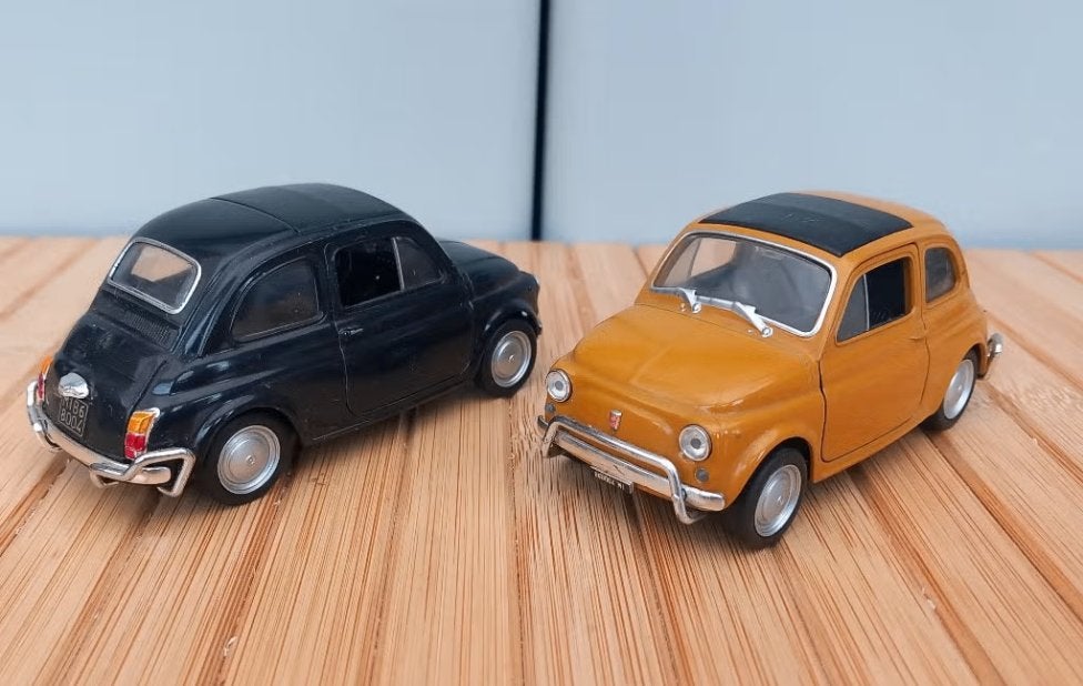2x Fiat 500  oldtimer schaalmodellen, Enlèvement, Neuf, Voiture