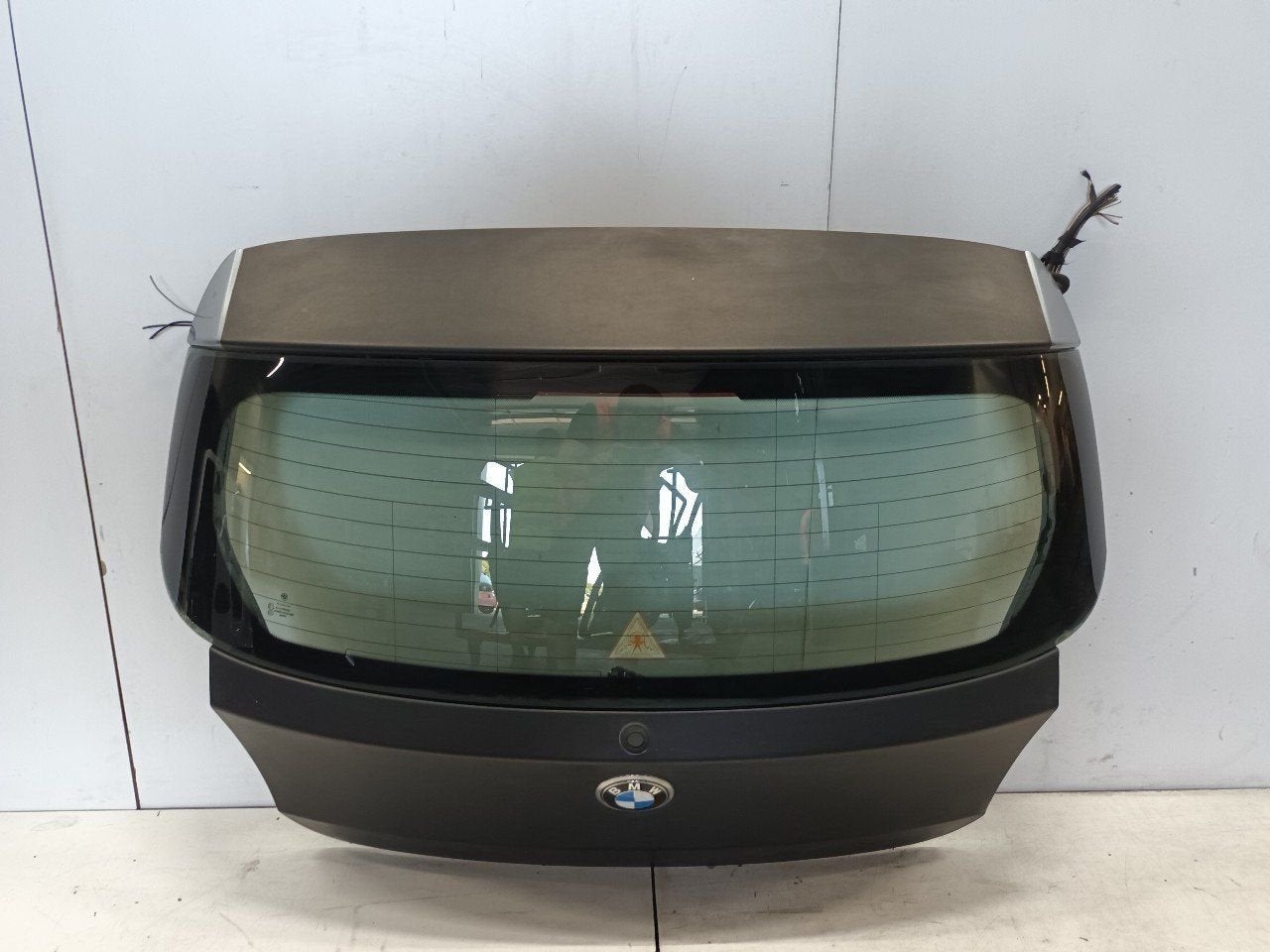 Achterklep BMW 1 serie, Onderdelen@venauto.nl, Van der Ven Autorecycling B.V., Arrière, Ettenseweg 76, 4706 PB Roosendaal, The Netherlands