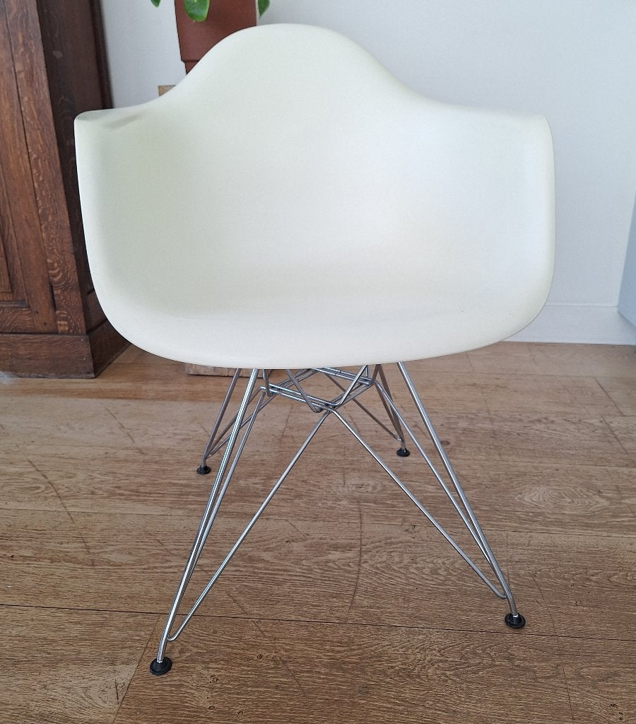 Vitra Eames DAR stoelen (8x), Ophalen, Kunststof, Gebruikt, Wit
