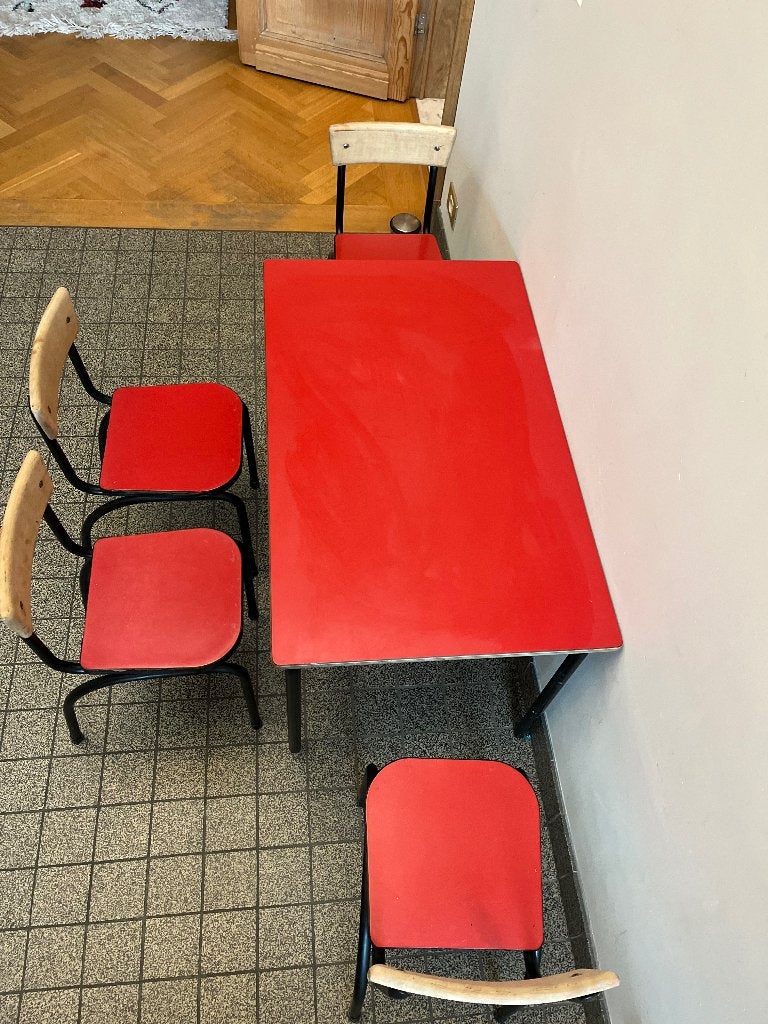 Kindertafel met stoeltjes (Stijl: Tubax), Kinderen en Baby's, Ophalen, Gebruikt, Tafel(s) en Stoel(en)