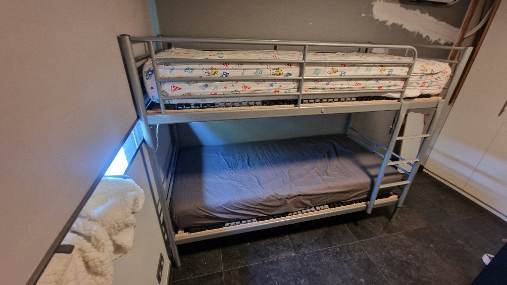 Stapelbed ikea 90x200 met extra lattenbodems/matras, Ophalen, Gebruikt, Stapelbed