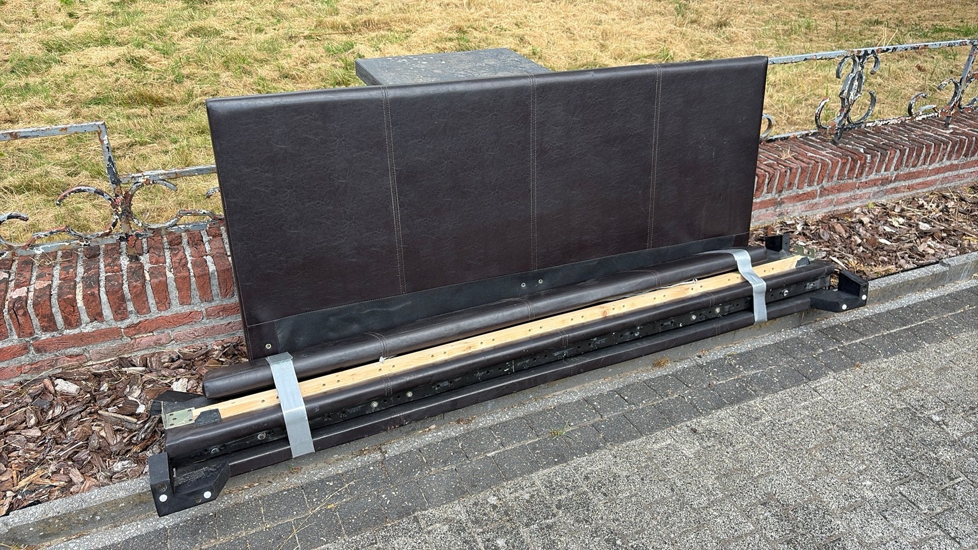 Gratis bed in goede staat, Ophalen, Gebruikt, Bruin, Tweepersoons