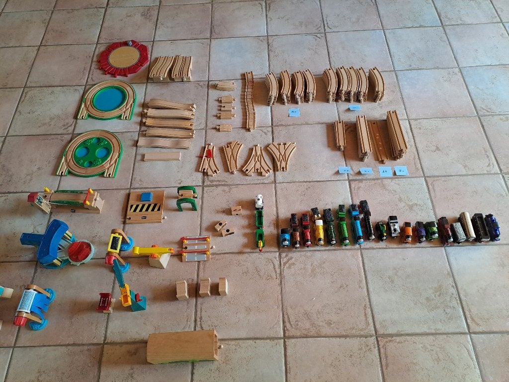 Houten treinset - zeer uitgebreid - uren speelplezier !, Ophalen, Gebruikt, Duw- of Trekspeelgoed