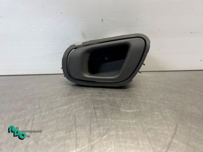 Poignée portière 4portes avant gauche d'un Chevrolet Spark, -, 3 mois de garantie, Utilisé, -
