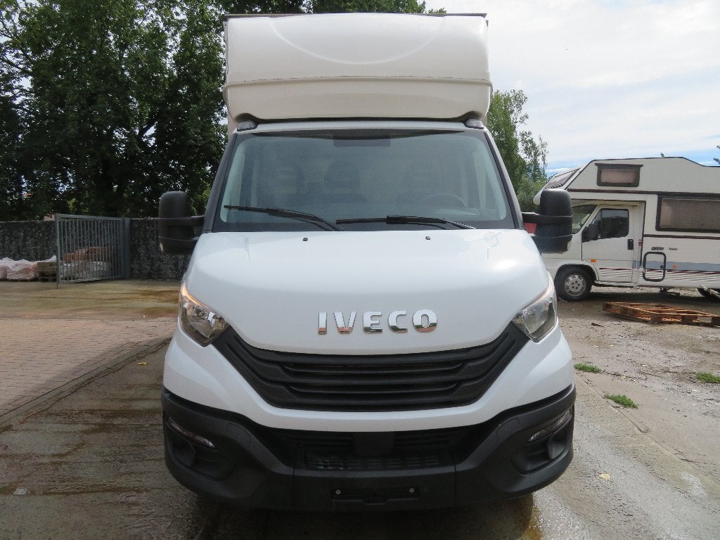Iveco Daily 35C16 3.0 - Bakwagen - 139.415km - 2023 - €6d, Autos, https://public.car-pass.be/vhr/5b309f3c-256e-44a5-9d29-9bc0f82be44d