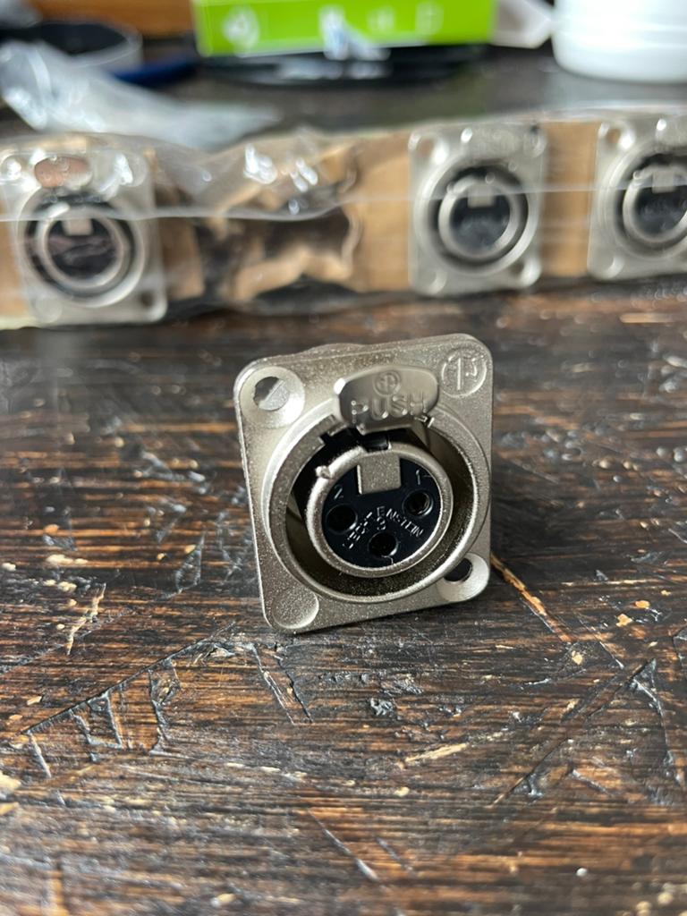 Lot de 13 connecteurs XLR Neutrik NC3 FD-LX, Muziek en Instrumenten, Kabels en Stekkers, Ophalen of Verzenden, Zo goed als nieuw
