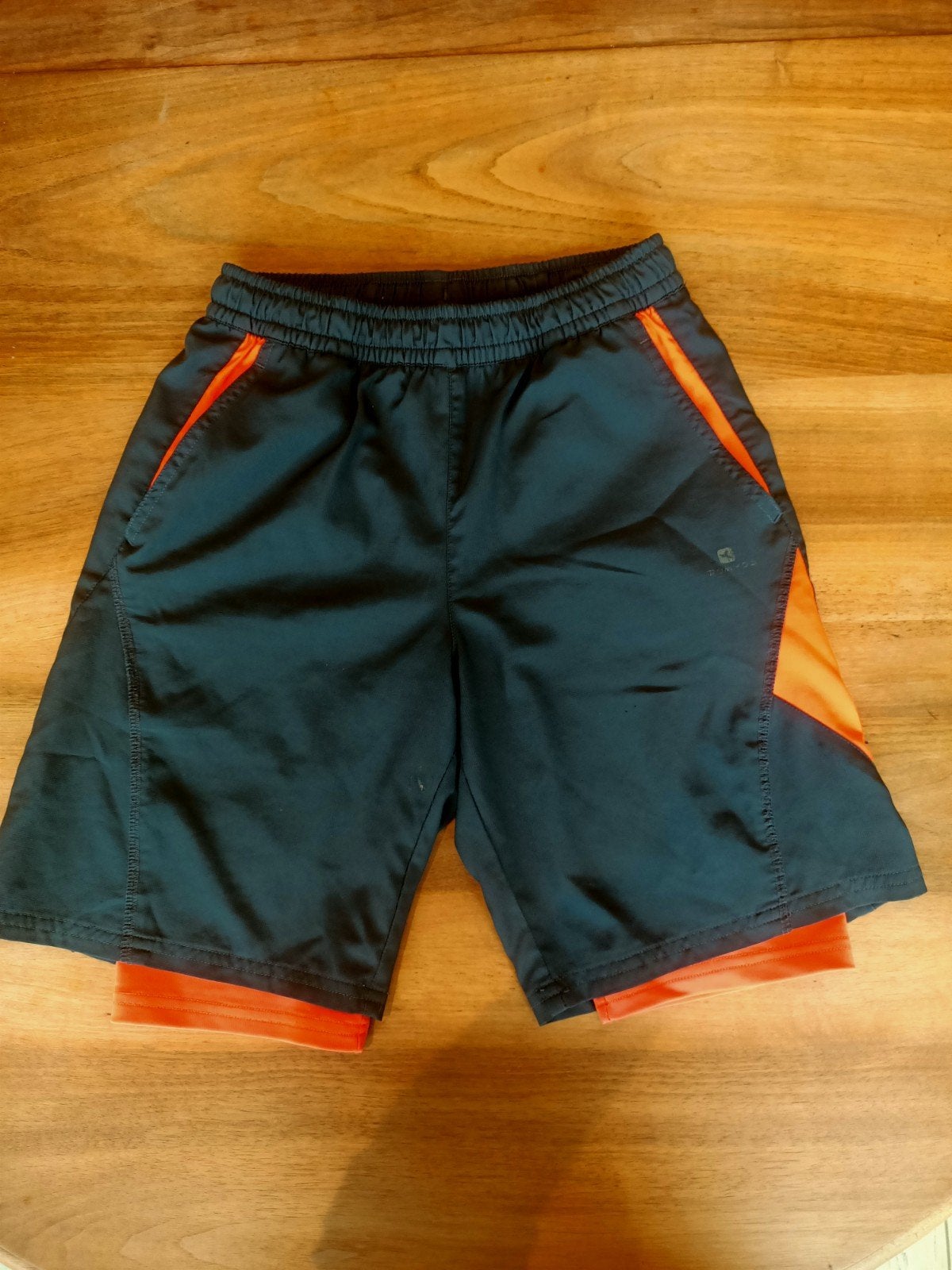 Short de sport - Decathlon - taille 14 ans - parfait état, Enlèvement