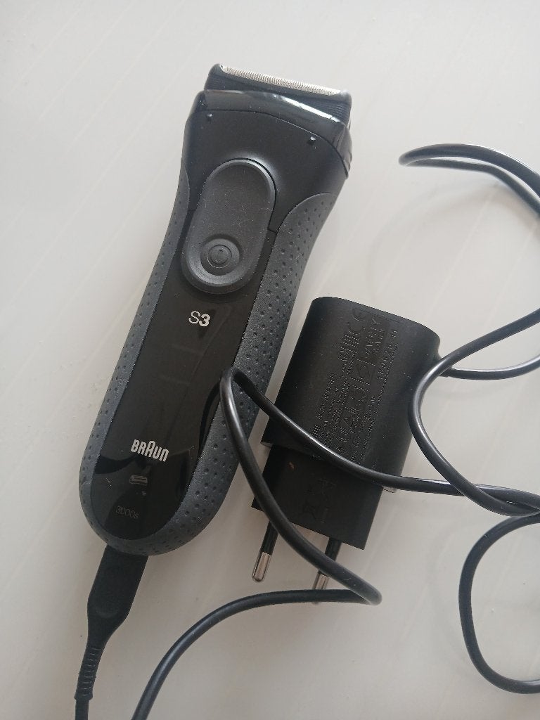 Rasoir électrique BRAUN S3 gris/noir-comme neuf-peu utilisé, Enlèvement, Comme neuf, Autres types