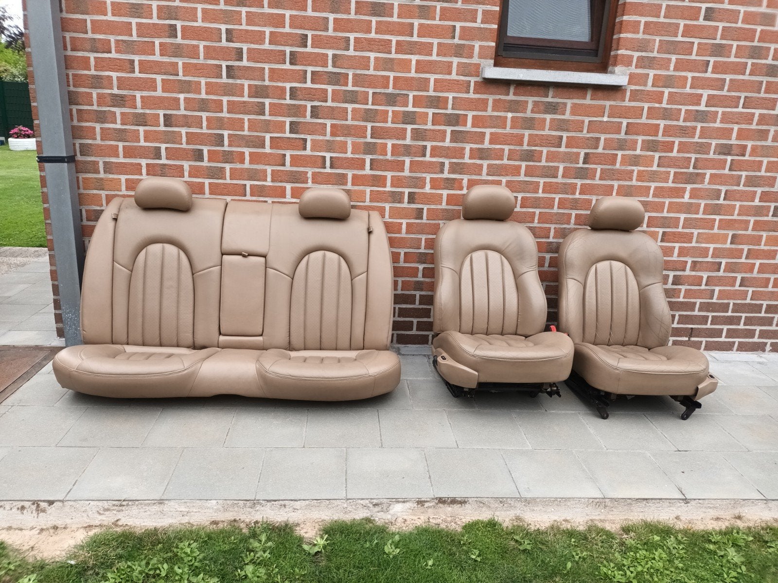 Intérieur complet de la Chrysler 300m beige spécial 100 euro, Enlèvement ou Envoi, Chrysler