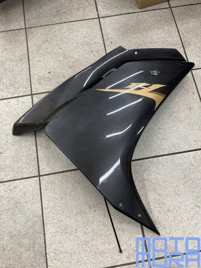 Zijkuip rechts voor de Yamaha R1 2007 - 2008 RN19 rechter re, Gebruikt, -, -, Ophalen of Verzenden