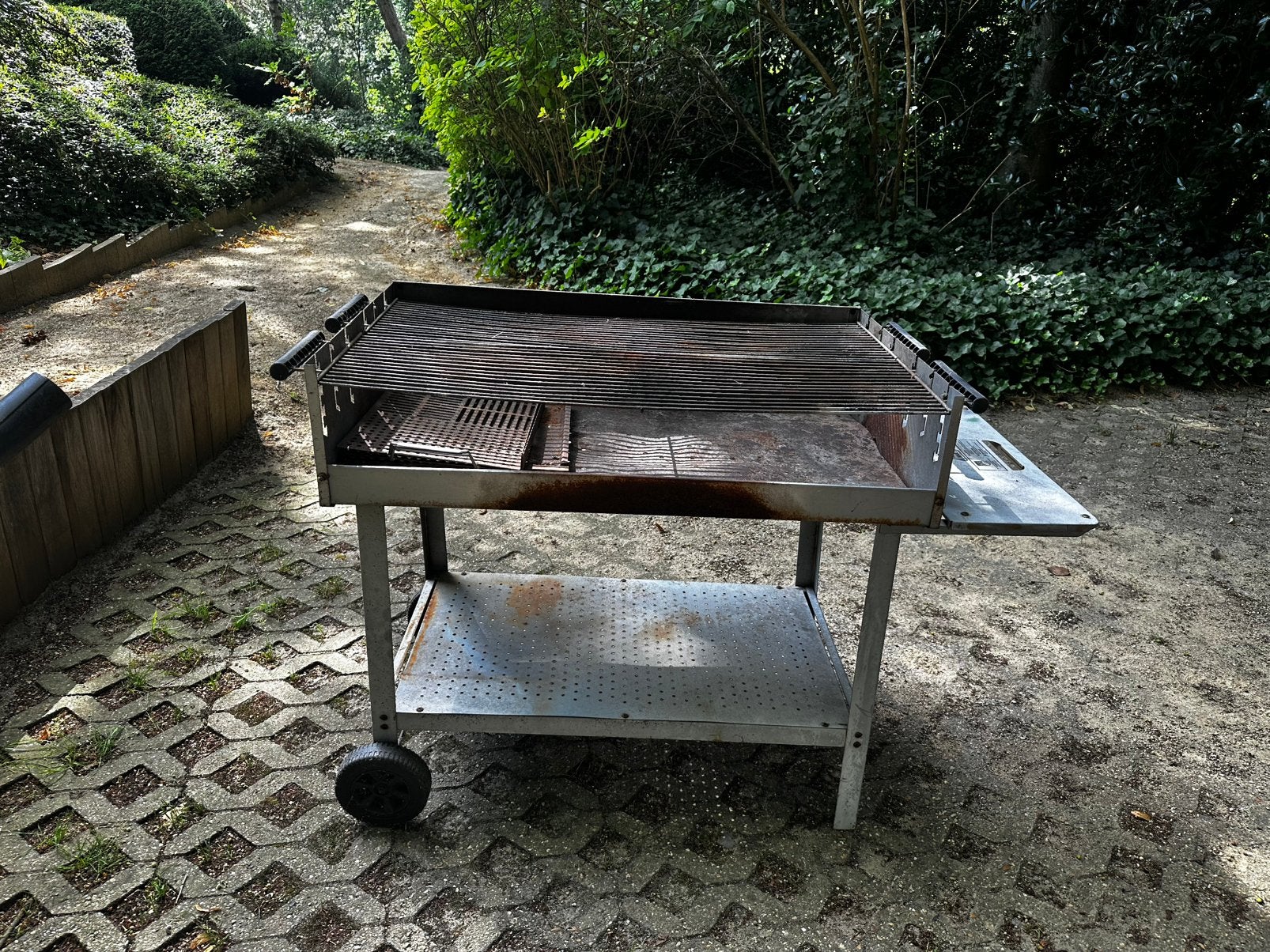Grote gebruikte bbq, Ophalen, Gebruikt