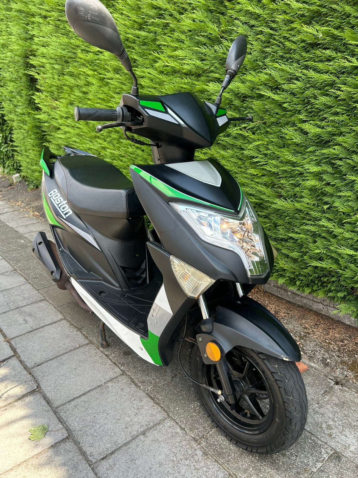 Scooter Tnt Booston classe A livraison possible, Vélos & Vélomoteurs, Scooters | Marques Autre, Comme neuf, Enlèvement