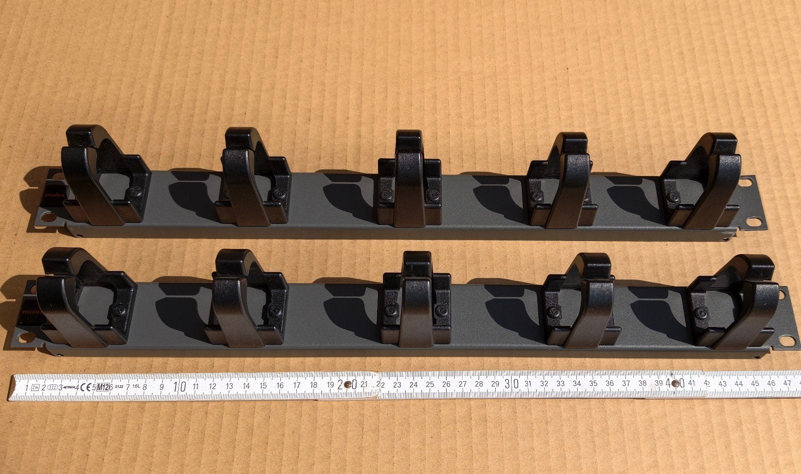 Rail range câble pour armoire informatique, Enlèvement