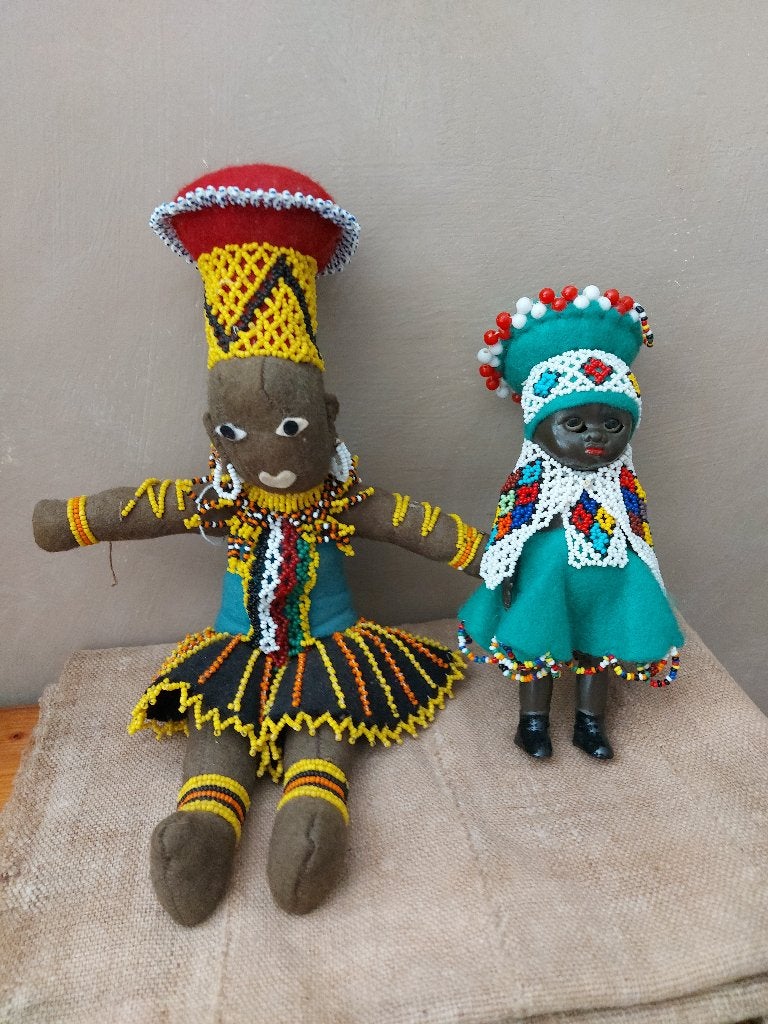 Afrique du Sud - 2 poupées zouloues - poupées en perles, Antiquités & Art, Afrique, Enlèvement ou Envoi
