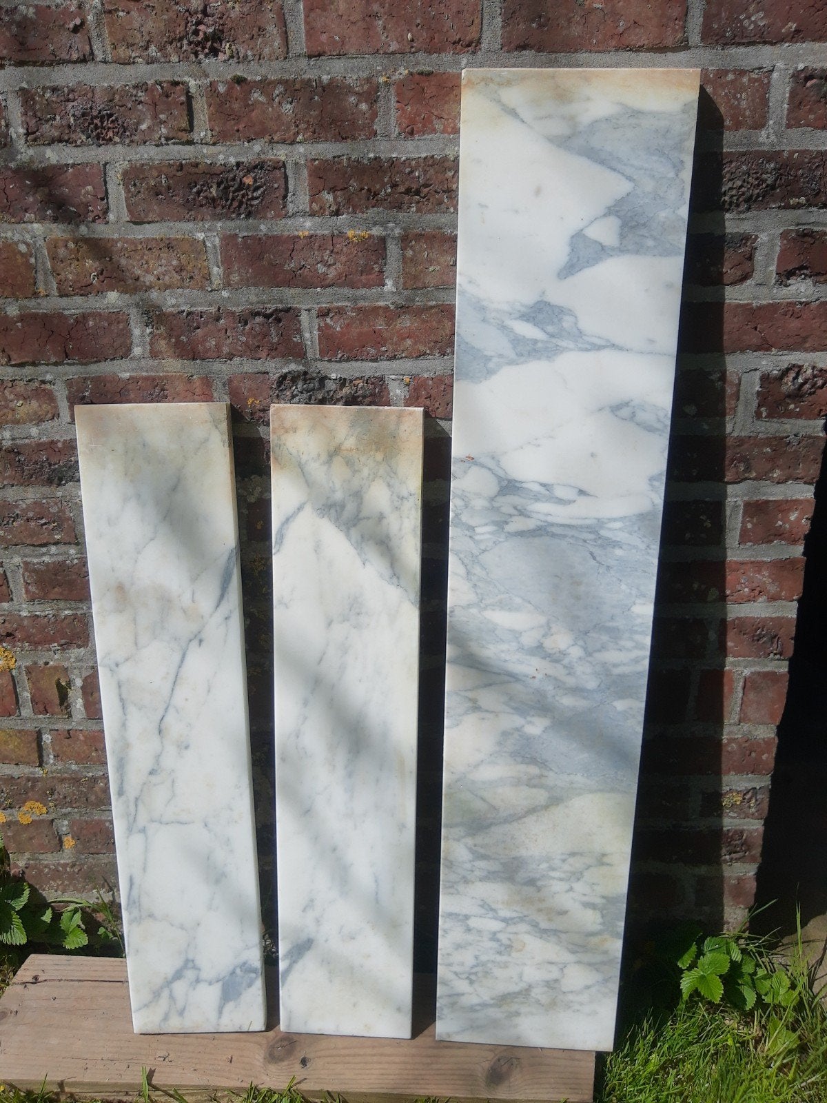 2 marmeren tabletten lichtgrijs, Ophalen