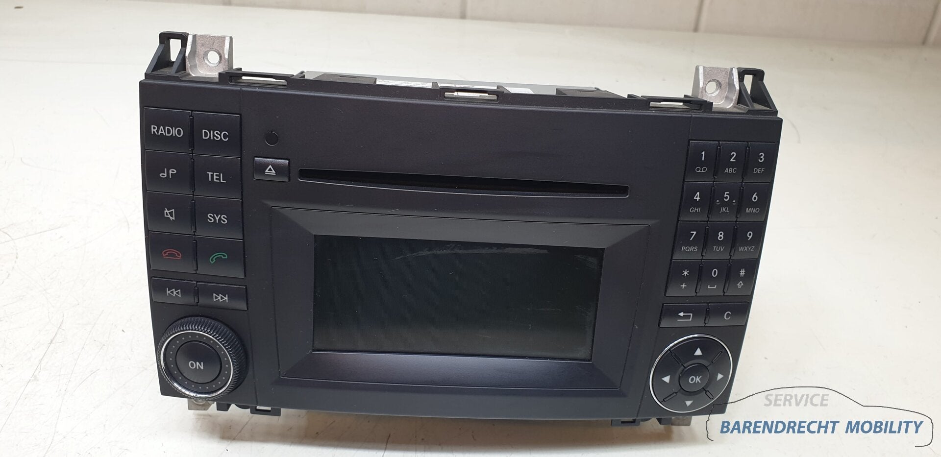 Autoradio CD Mercedes Classe A/B W245 A1699002000 2008 / 201, Mercedes-Benz AG, Mercedes-Benz, Utilisé, Mercedesstrasse 120
70372  Stuttgart, DE
