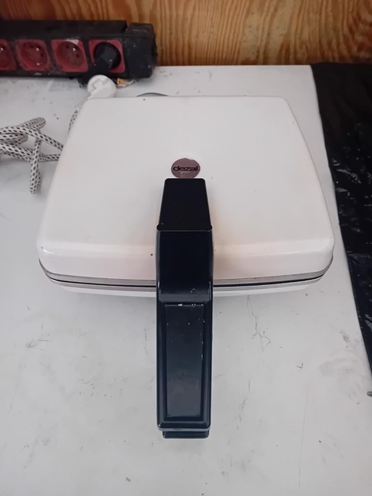 Dezal wafelijzer model 301.4, een krachtig apparaat van 1300
