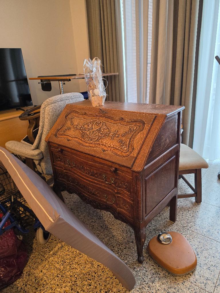 schrijfkast in Louis XV-stijl, originele sleutels., Ophalen