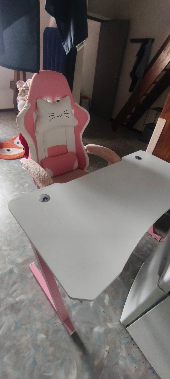 bureau rose complet A TOURNAI, Enlèvement, Rose