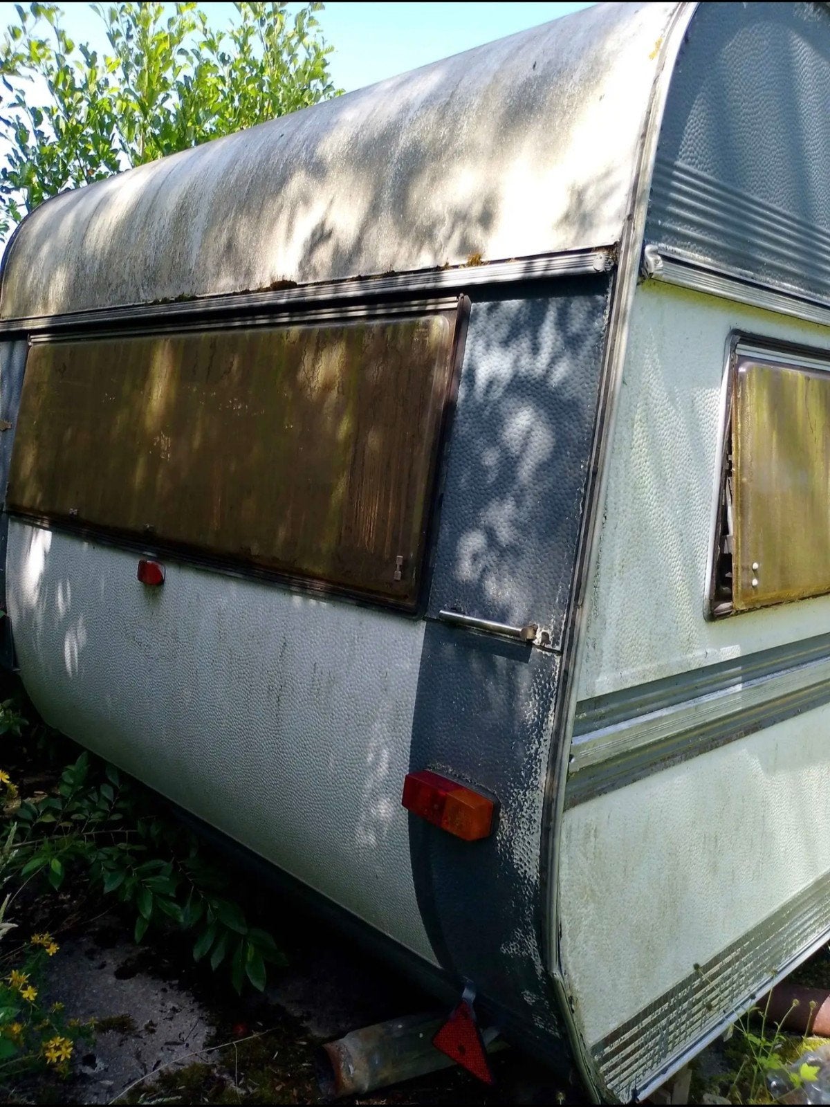 Vend caravane pour piece